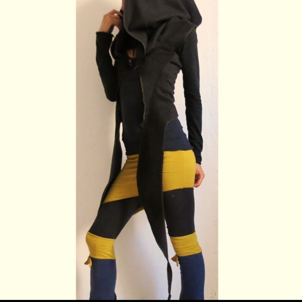 FAIRY black polar bolero with an oversized hood.